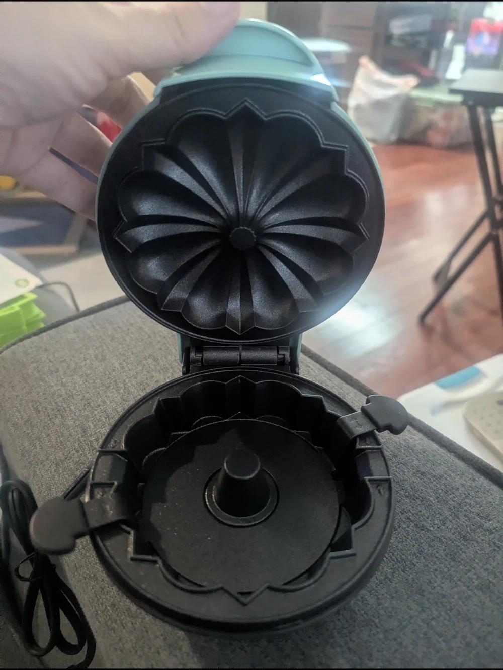Dash Bundt Cake Maker